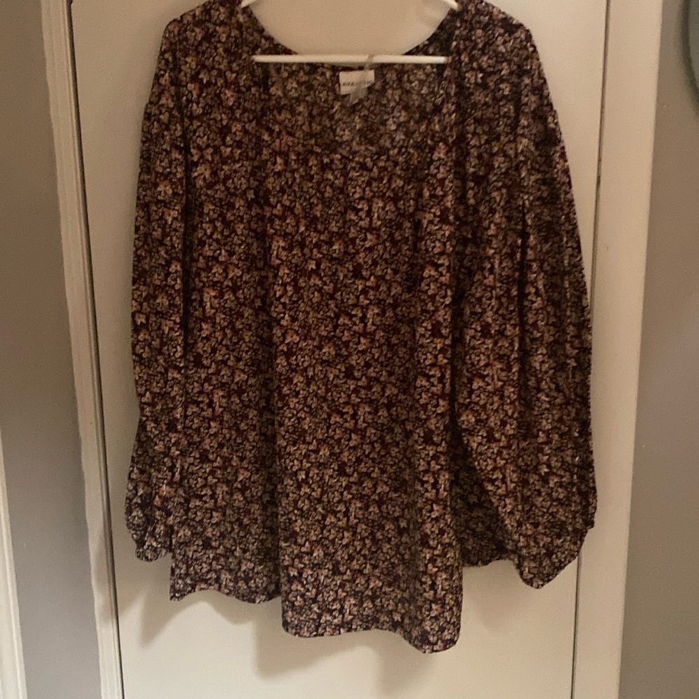 Ava &Viv Top
